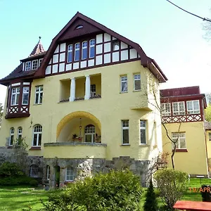 Fewo 2 Apartment
